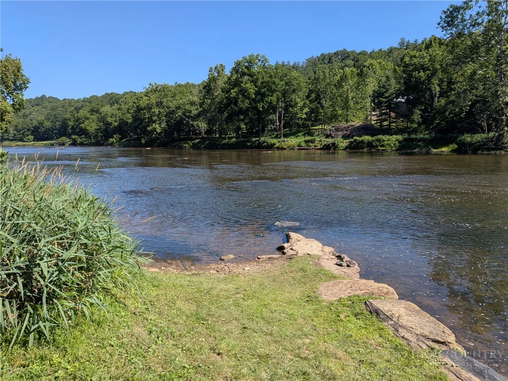 Image number 4 for the current listing