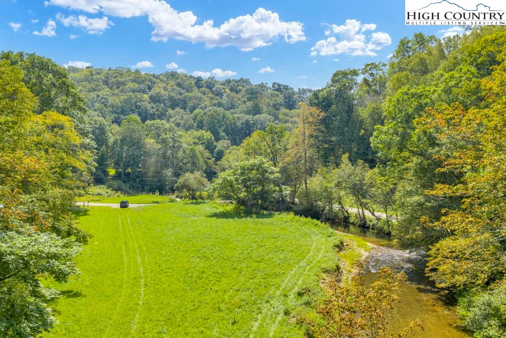 Image number 18 for the current listing