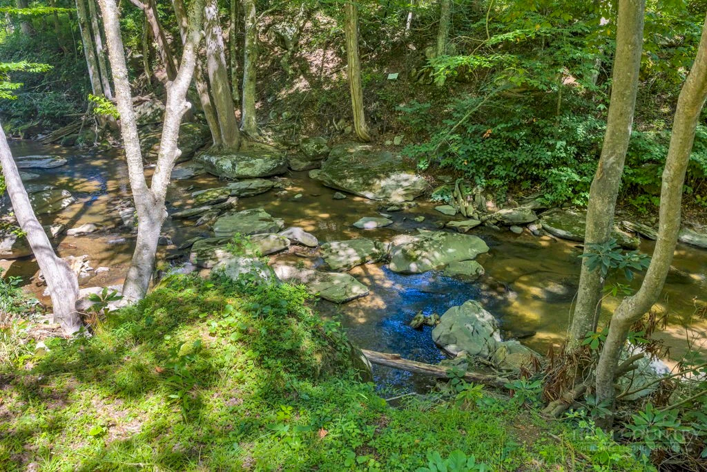 Image number 2 for the current listing