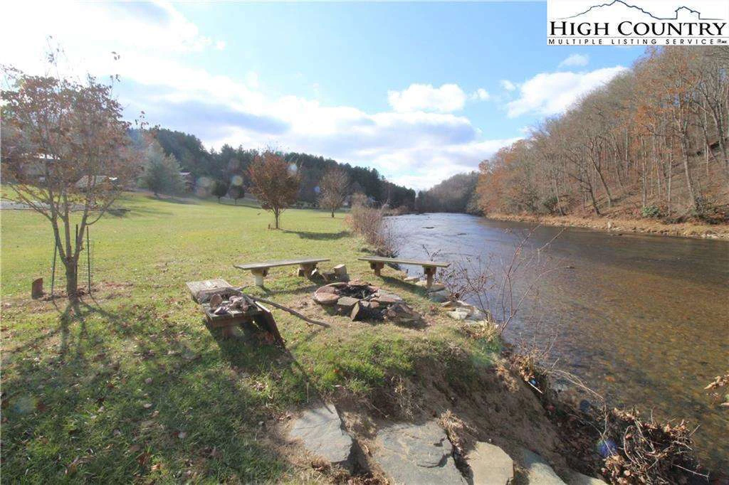 Image number 14 for the current listing