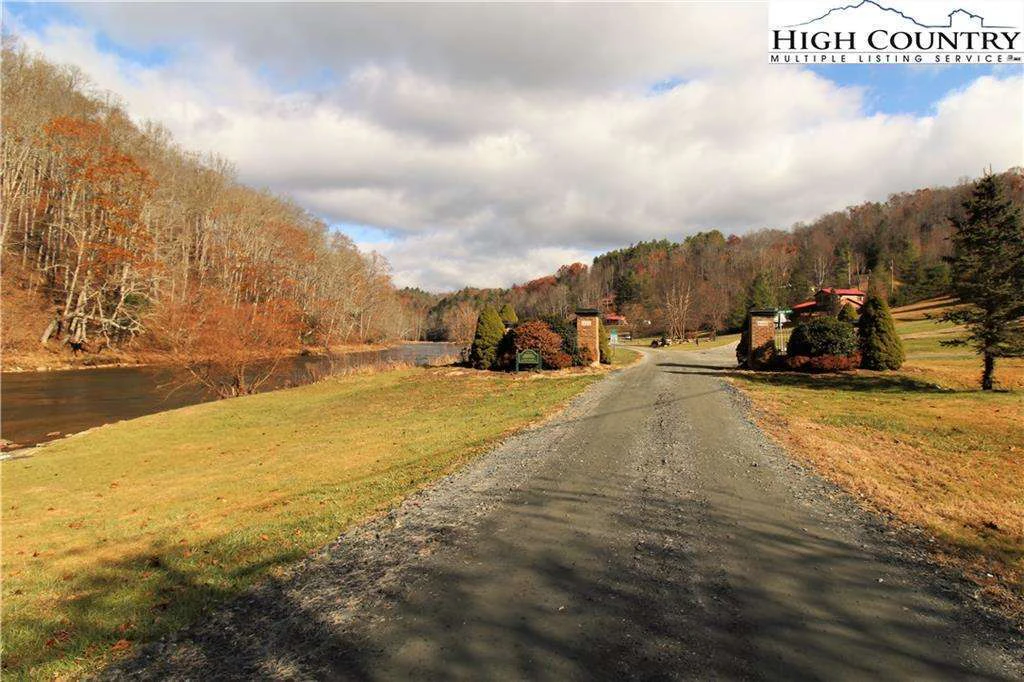 Image number 16 for the current listing
