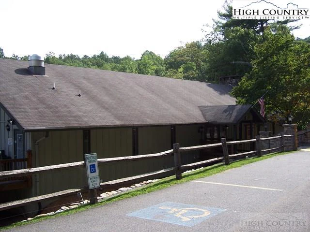 Image number 7 for the current listing