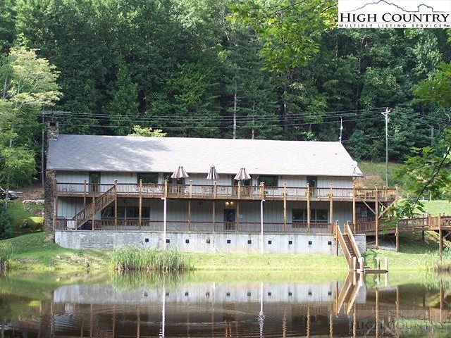 Image number 8 for the current listing