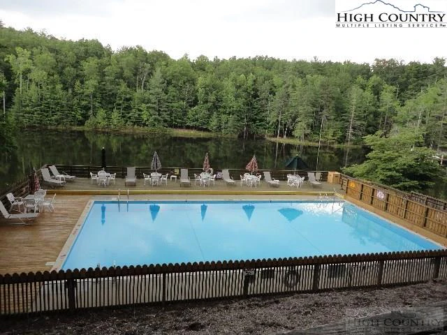 Image number 9 for the current listing