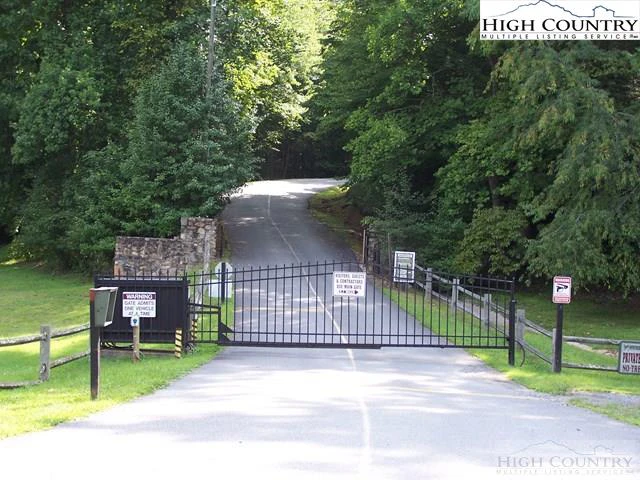 Image number 16 for the current listing