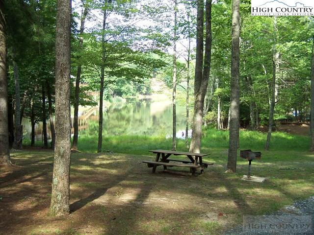Image number 4 for the current listing