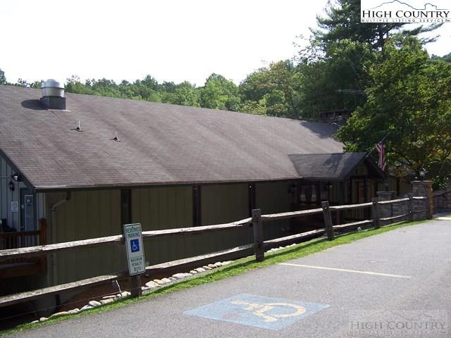 Image number 11 for the current listing