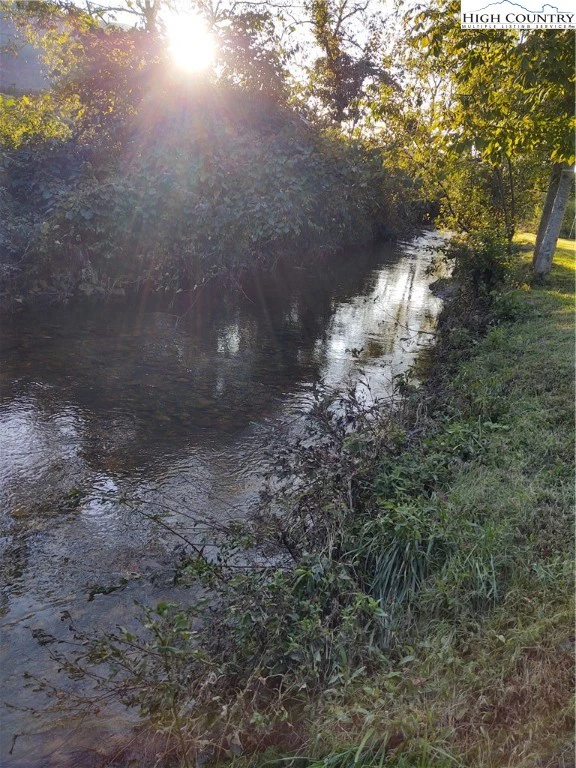 Image number 4 for the current listing
