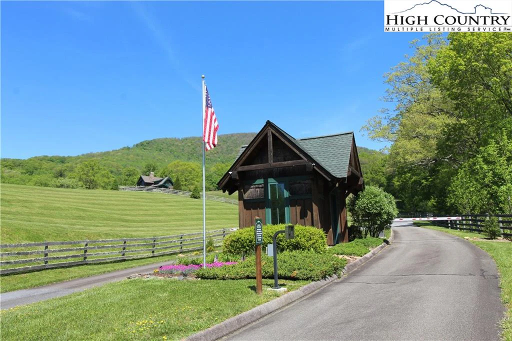 Image number 4 for the current listing