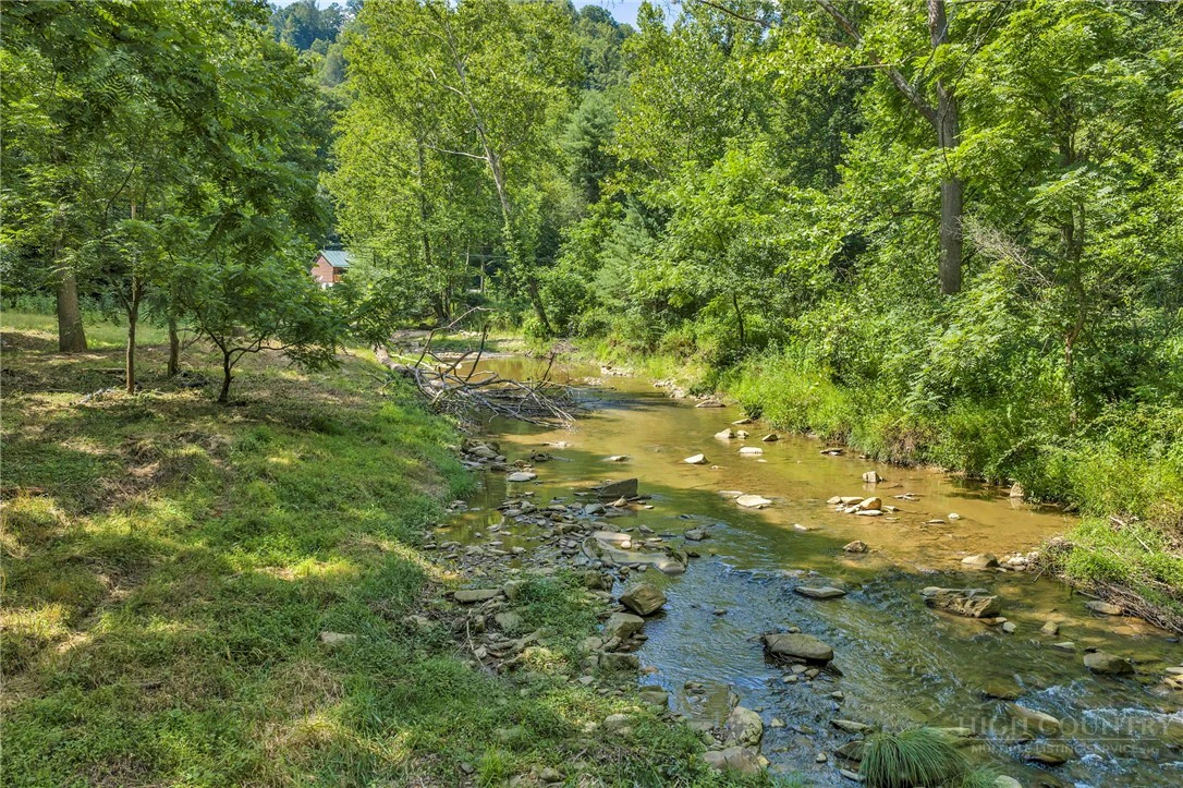 Image number 13 for the current listing