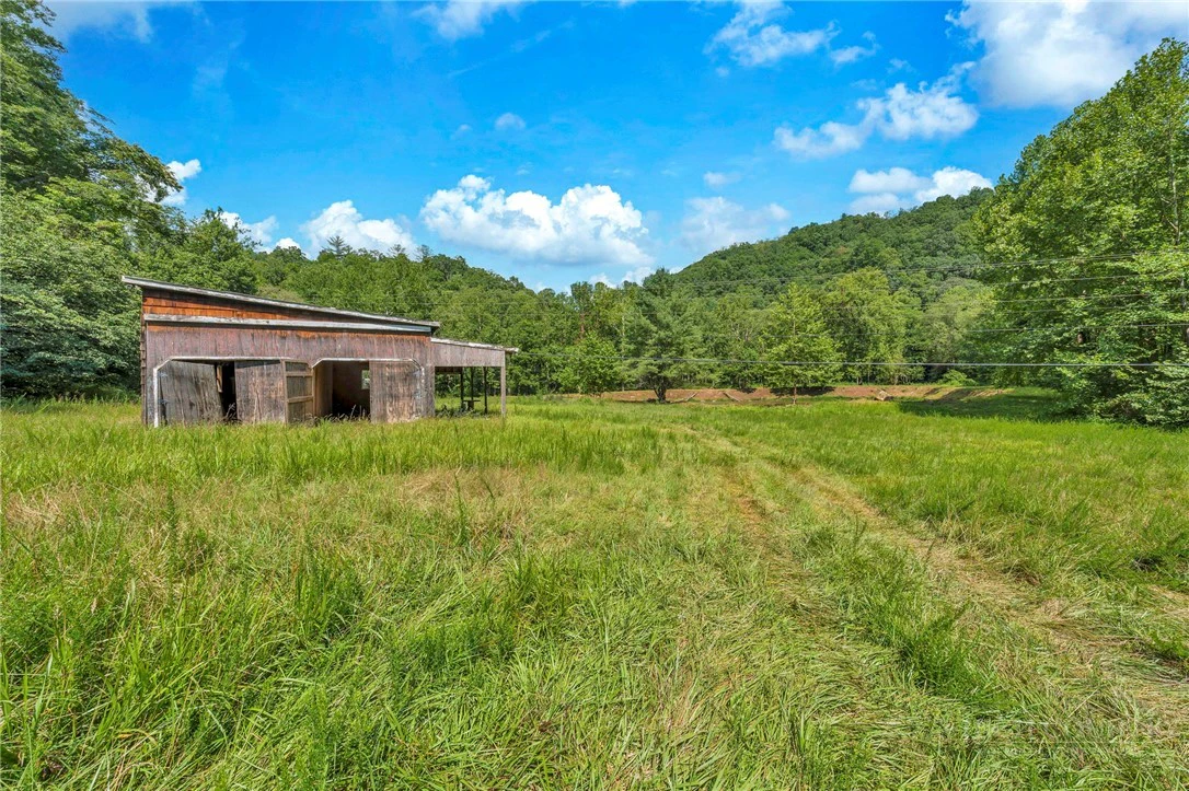 Image number 21 for the current listing
