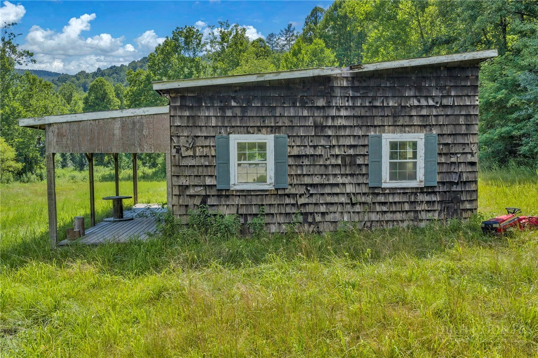 Image number 22 for the current listing