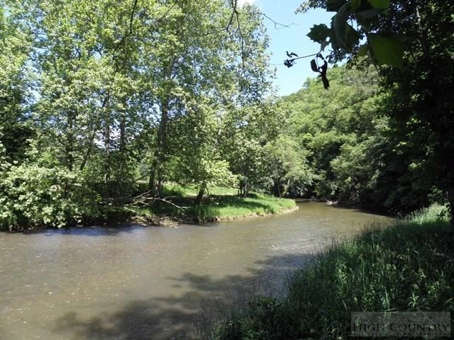 Image number 1 for the current listing