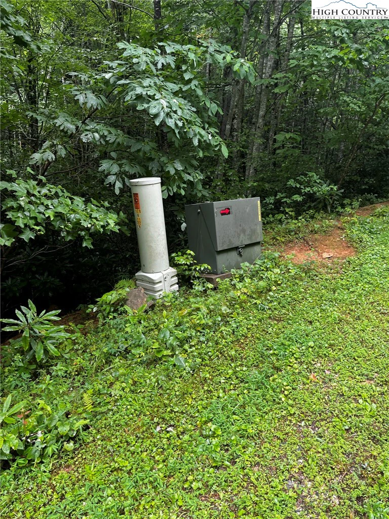 Image number 13 for the current listing