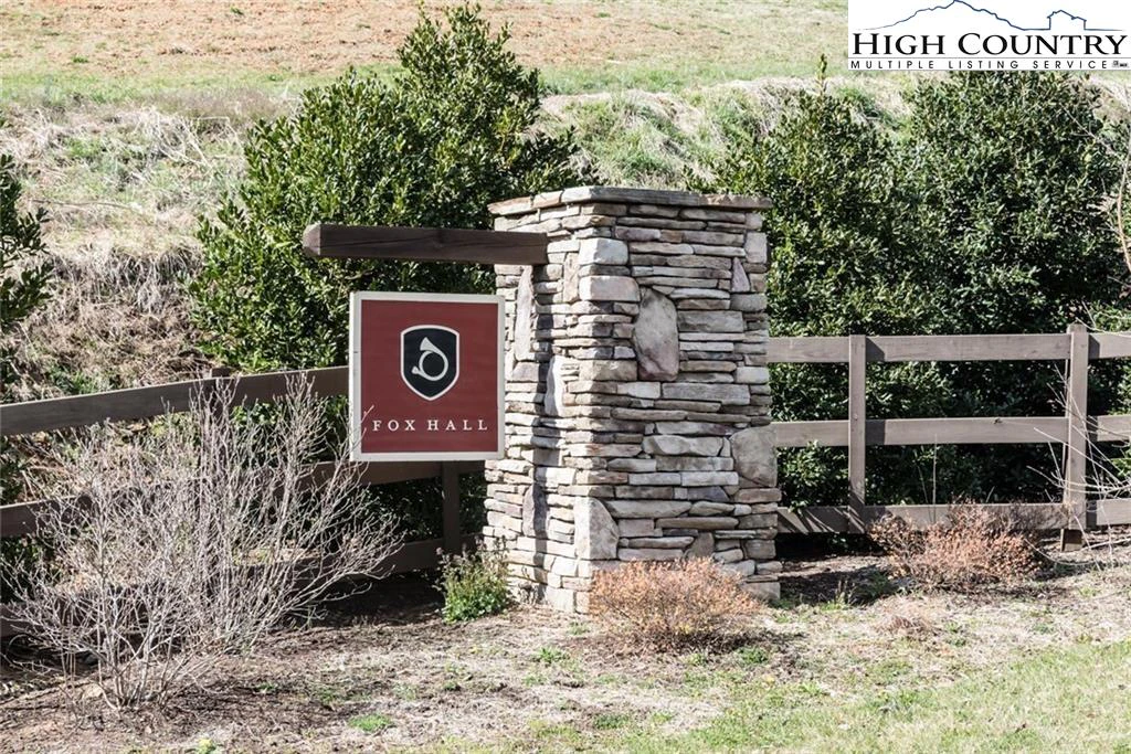 Image number 1 for the current listing
