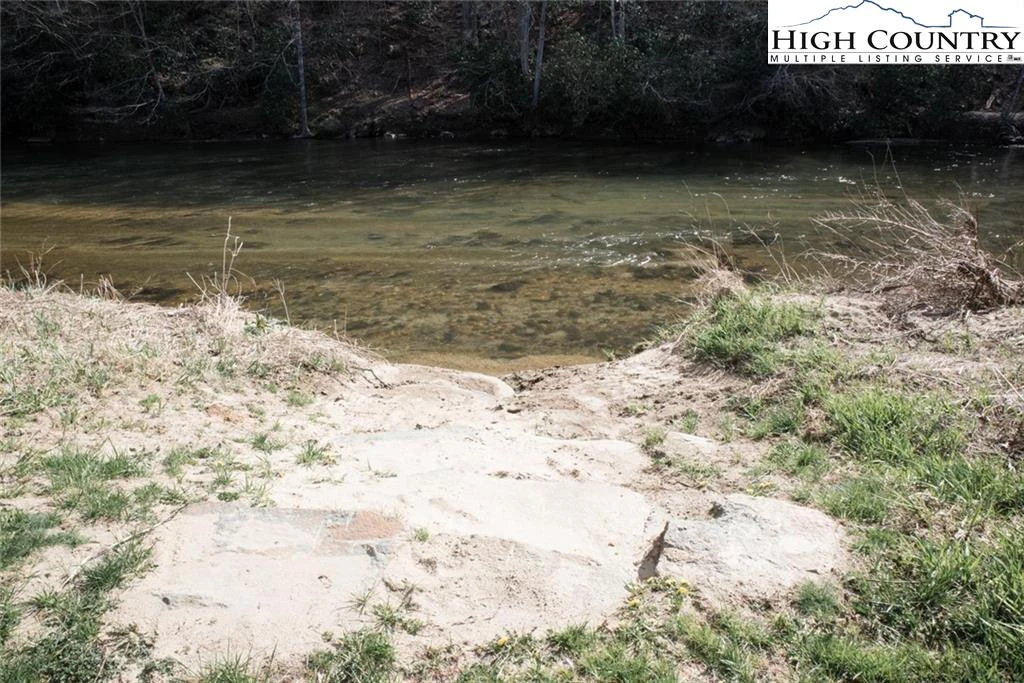 Image number 7 for the current listing