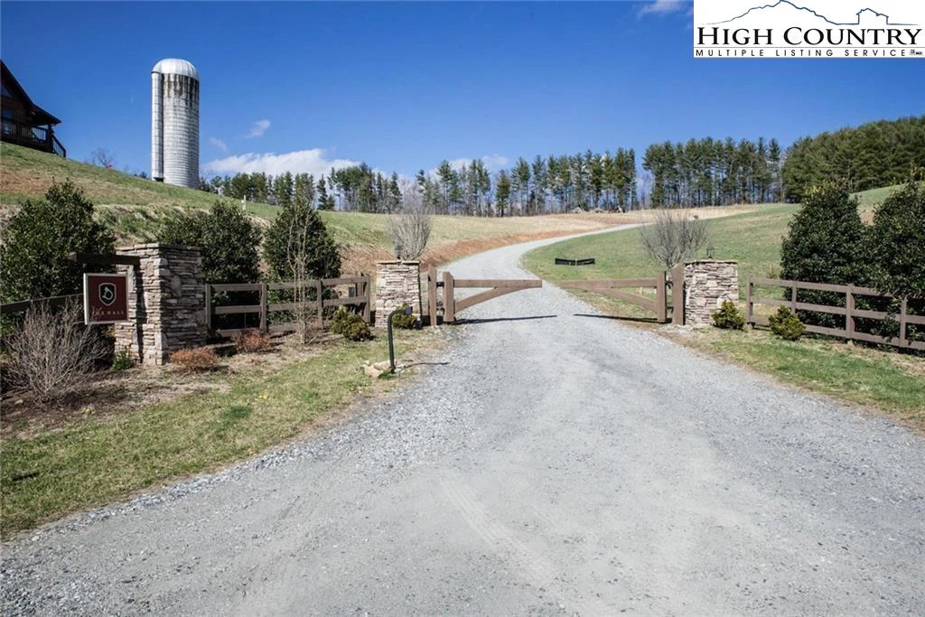 Image number 20 for the current listing