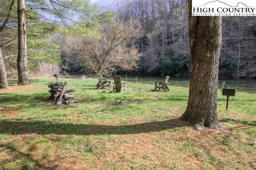 Image number 3 for the current listing