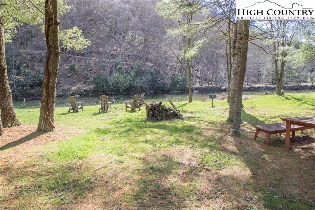 Image number 3 for the current listing