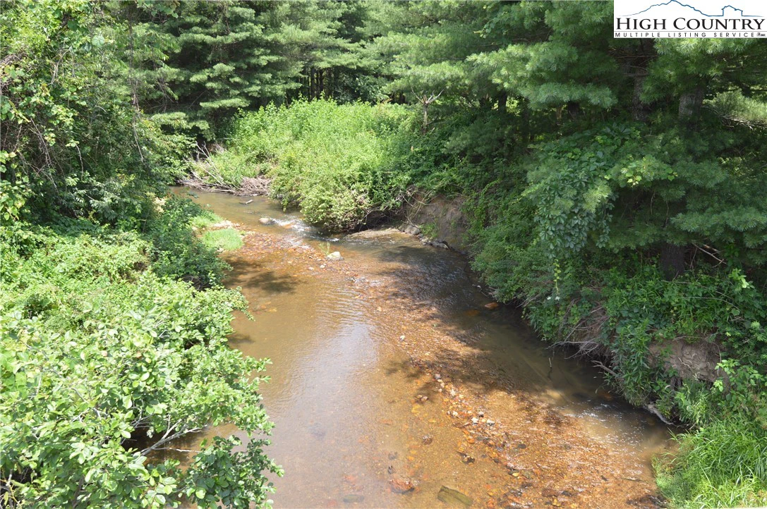 Image number 21 for the current listing