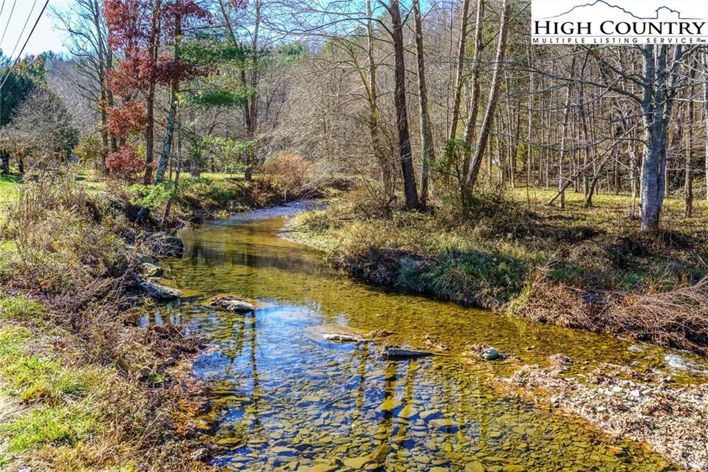 Image number 15 for the current listing