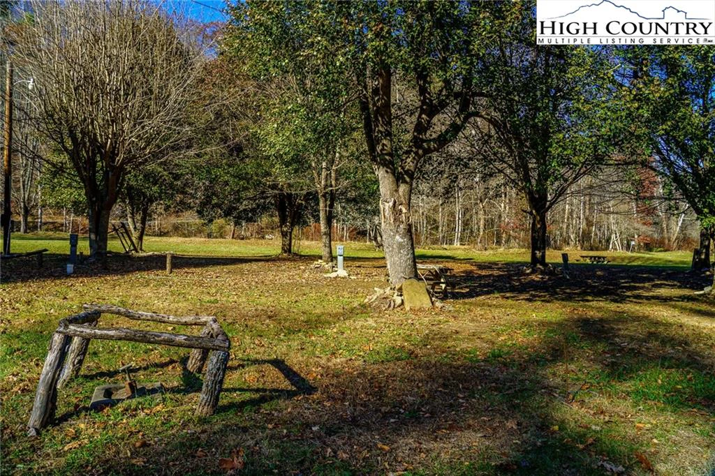 Image number 13 for the current listing