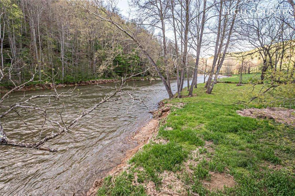 Image number 1 for the current listing