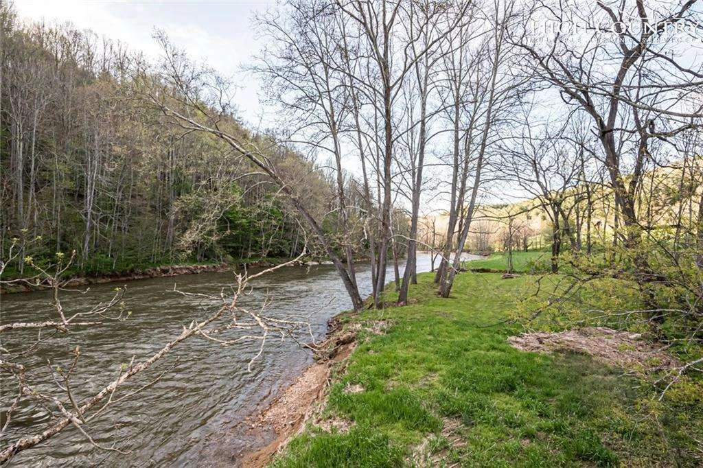 Image number 17 for the current listing