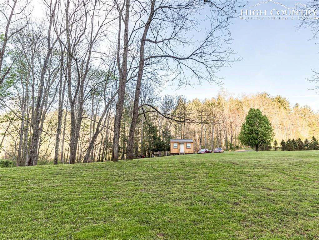 Image number 16 for the current listing