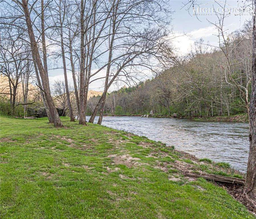Image number 14 for the current listing