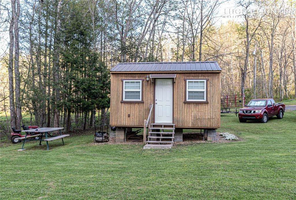 Image number 7 for the current listing