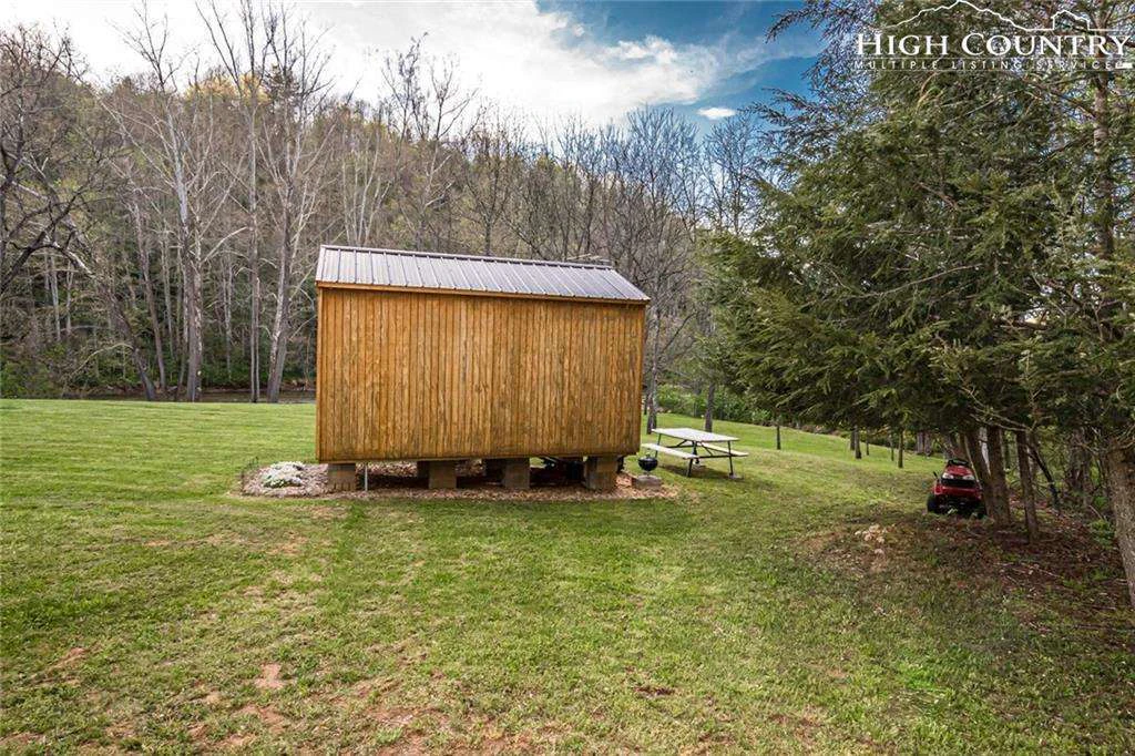 Image number 4 for the current listing