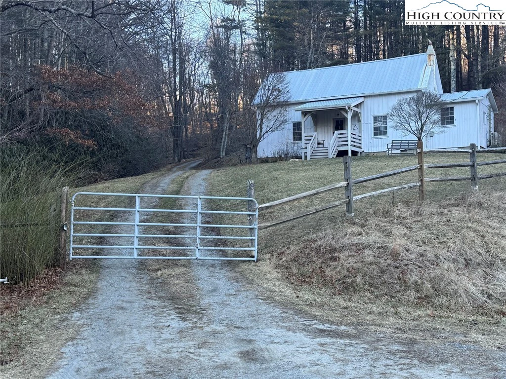 Image number 3 for the current listing