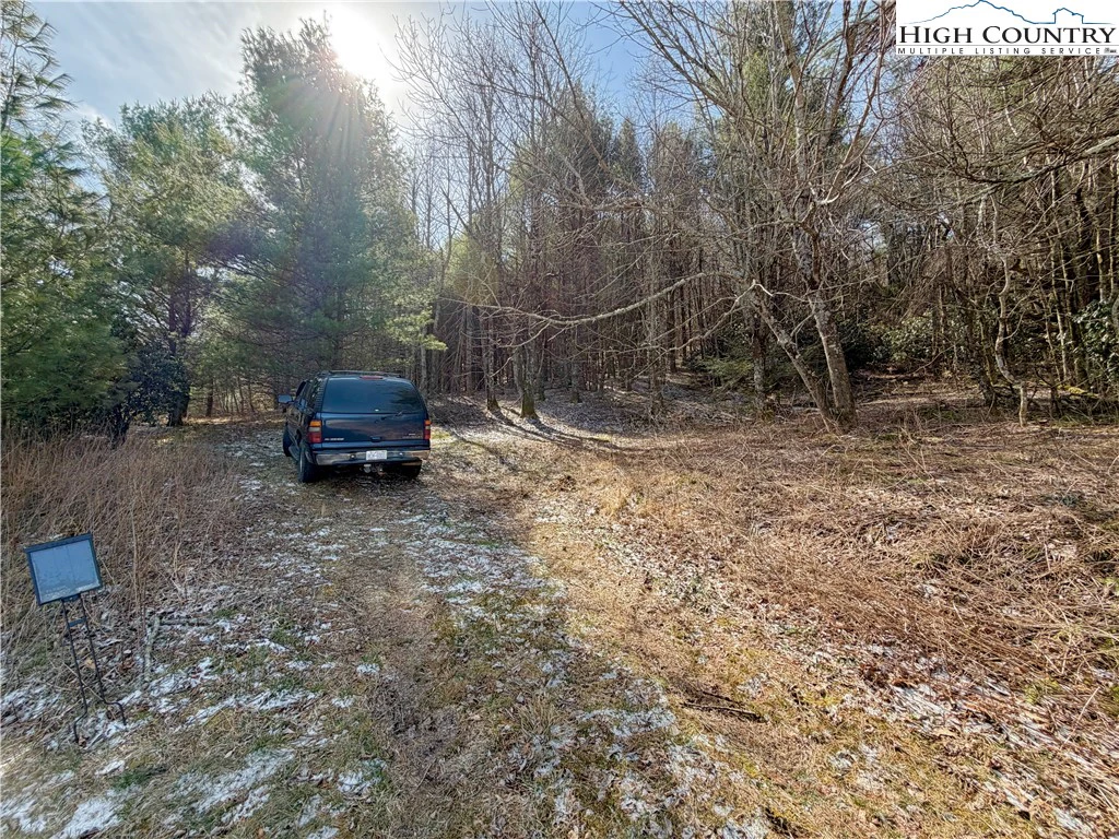 Image number 18 for the current listing