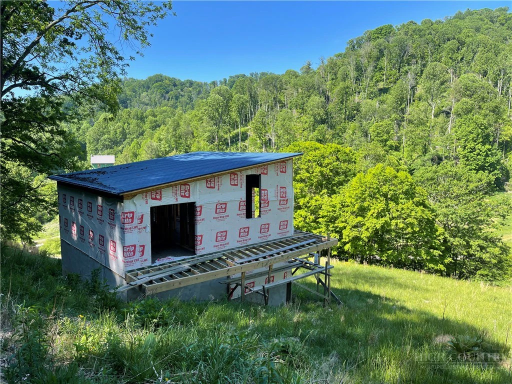 Image number 2 for the current listing