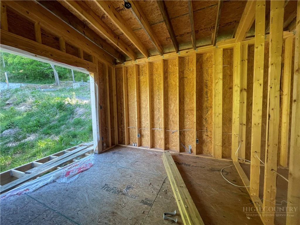 Image number 8 for the current listing
