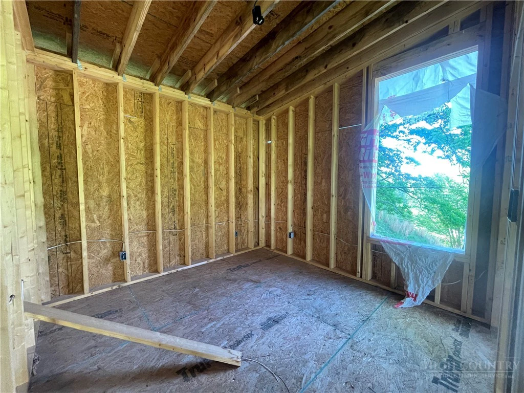 Image number 12 for the current listing
