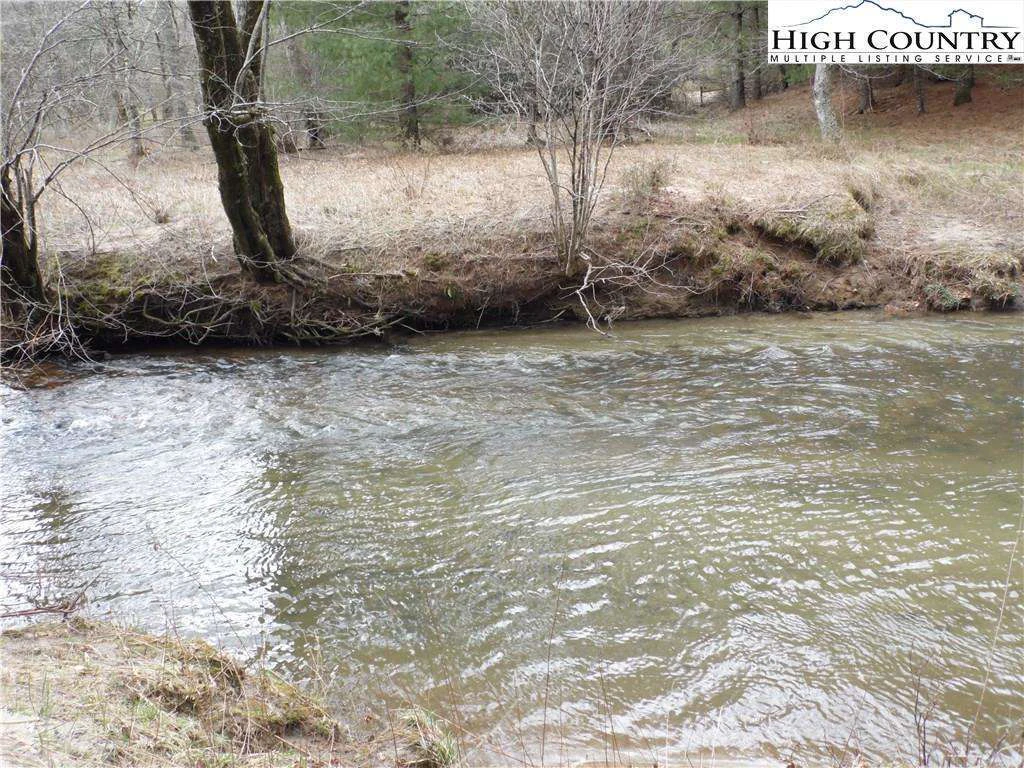 Image number 13 for the current listing