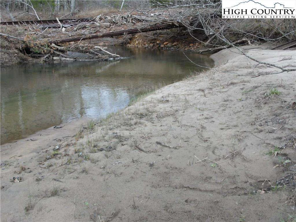 Image number 3 for the current listing