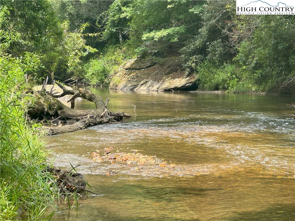 Image number 7 for the current listing