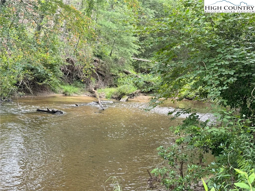 Image number 11 for the current listing