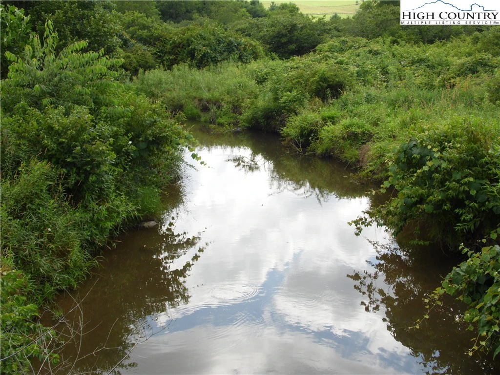 Image number 18 for the current listing