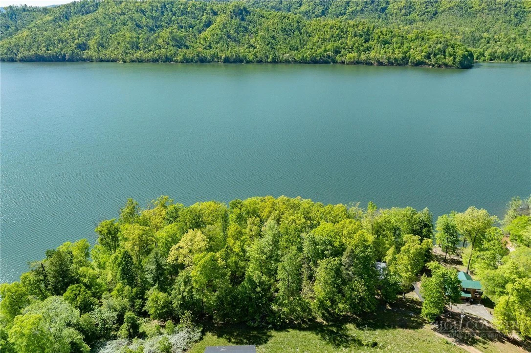 Image number 20 for the current listing