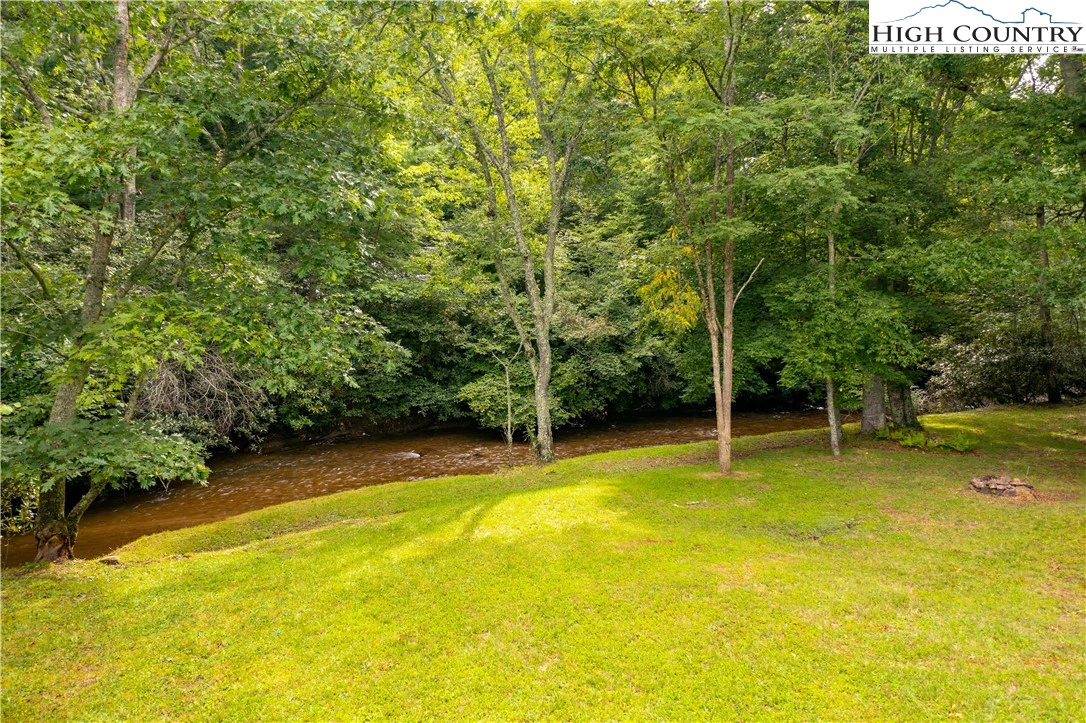 Image number 17 for the current listing