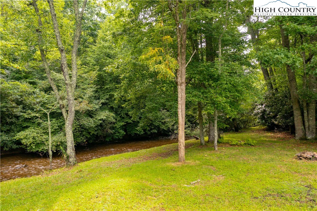 Image number 13 for the current listing