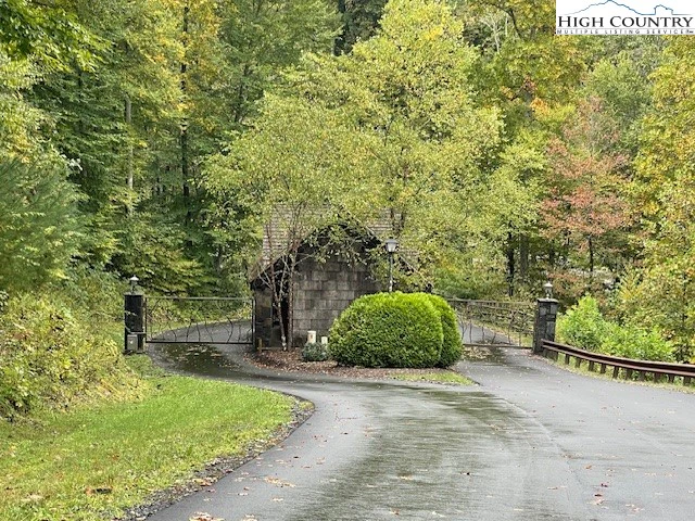 Image number 8 for the current listing