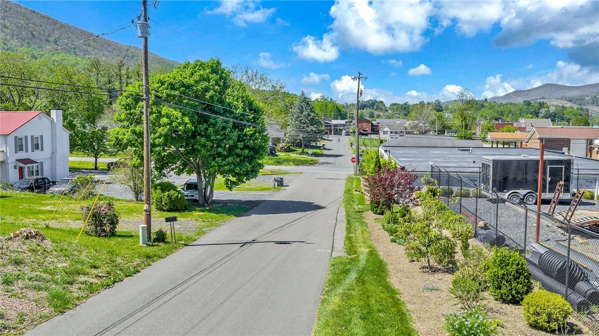Image number 12 for the current listing