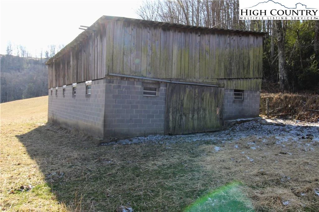Image number 9 for the current listing