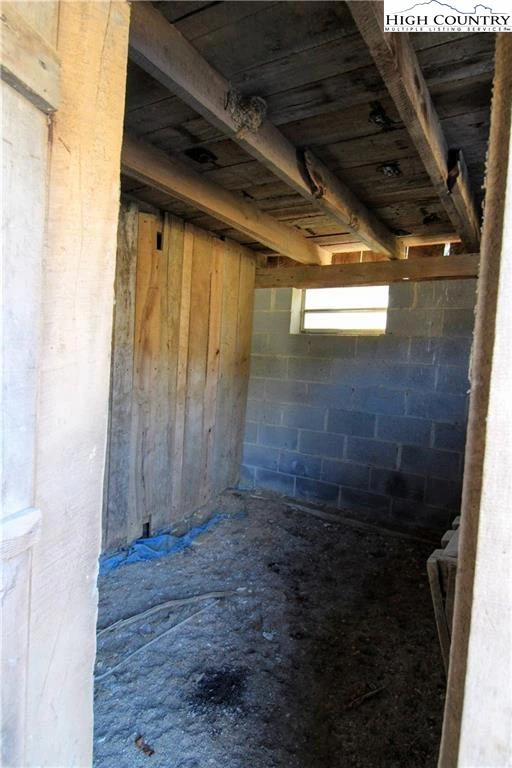 Image number 4 for the current listing