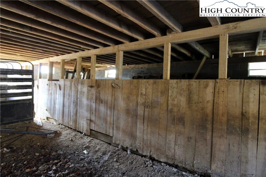 Image number 3 for the current listing